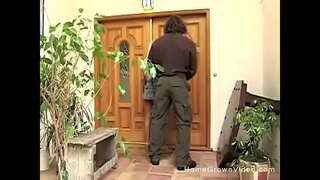 Ош шупшаш таратен, кӧргӧ трахаться а вара рвезе дене музейного дворика