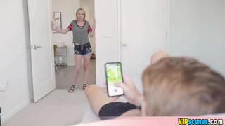 Petite stepsis ሆኗል መጠቀም virginity ሱዳን ግምገማ