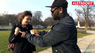 BREZDOMCI BUS - #Meggie Marika - Seksi Rit Črna Hardcore Izvrtane Na Avtobus Z Veliko Črno Kurac