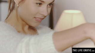 Cute si rambut jam tangan sendiri di cermin ketika masturbasi