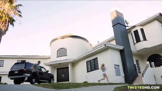 האָרני בויפרענד בשעת מאָם גייט אין? פייַן!