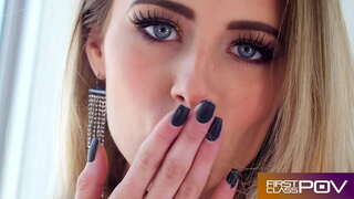 Slim ਸੁੰਦਰਤਾ Kyler Quinn ਪ੍ਰਾਪਤ ਕਰਦਾ ਹੈ, Fucked &#039; ਚ ਨਜ਼ਰਿਆ