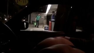 Kim Exhibicionista mostrando el culo a estra&amp;Muñoz;os en el fèin M&amp;Drive;xico DF