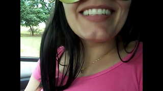 Η γυναίκα του, η Ρέιτσελ φιγούρα στο δρόμο