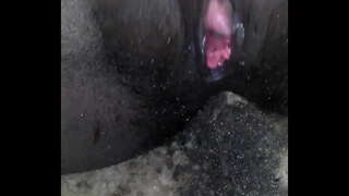 Тристина Миллз Пырскае