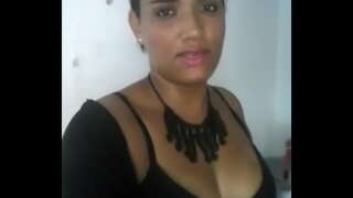 Si ai doli me shokët e tij, dhe la një grua keq në shtëpi të ndyrë të nxehtë