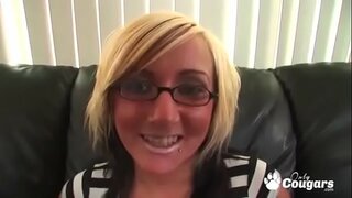 Candy Jones Consente A Un Uomo Di Colore Di Sperma Dentro La Sua Figa