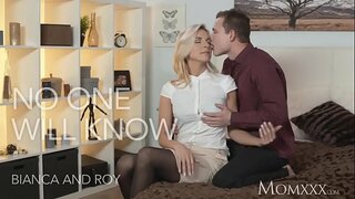 Blond office boss on rõõmus, et ta petnud abikaasa office j.