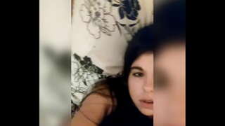 Ҡатын уйнай, разнять, брызгать