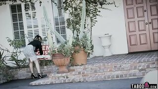 Lớn môi giới bất động thiếu làm cho chắc chắn, cô bán nhà