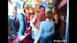 ���ပ်ဂရုပါးပူတွင်ဖြစ်စေ