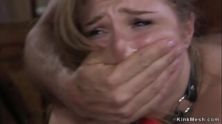 Milzīgu tits brunete vergu kājstarpes virve aptuvenu anālais fucked