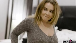 Big boobs couchsurfer zu stehlen versuchte, von dem Kerl hosting Sie