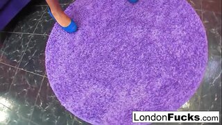 Àisianach babe fucks i fhèin