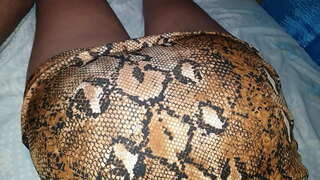 Сьогодні у неділю приїздить моя двоюрідна сестра б. і в сукні