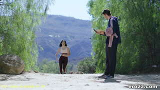 Черноволосая Варзишӣ Красотка Машғул Алоқаи Ҷинсӣ Бо Тренером