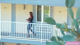 Stepmom စားသူမ၏လိင်ဆယ်ကျော်သက် stepdaughters အမွေး cunt