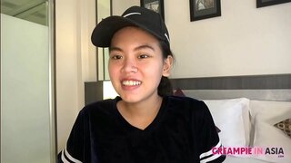 Thai girl trim bäver och får creampied
