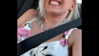 Aldrig det! Jag gav mig en orgasm i en taxi.