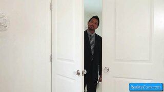 ���ందమైన పడుచుపిల్ల యువకుడు బ్లాన్డీ అమలు అద్భుతమైన blowjob, భారీ తెలుపు డిక్ మరియు అది ప్రేమిస్తున్న