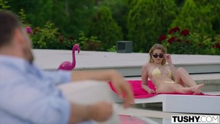 БУЙНА Секси Эйла е първият анален опит с папиком