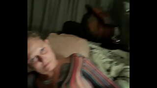 Эхнэр нь шүүрэн авч найз