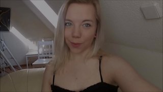 Der hübsche jonk gëtt gefickt und gespritzt